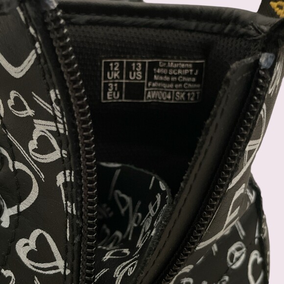Dr. Martens JR 1460 GRAFITTI SOFTY T LEATHER LACE UP BOOTS SZ 13 Little Kids EUC - Picture 6 of 6